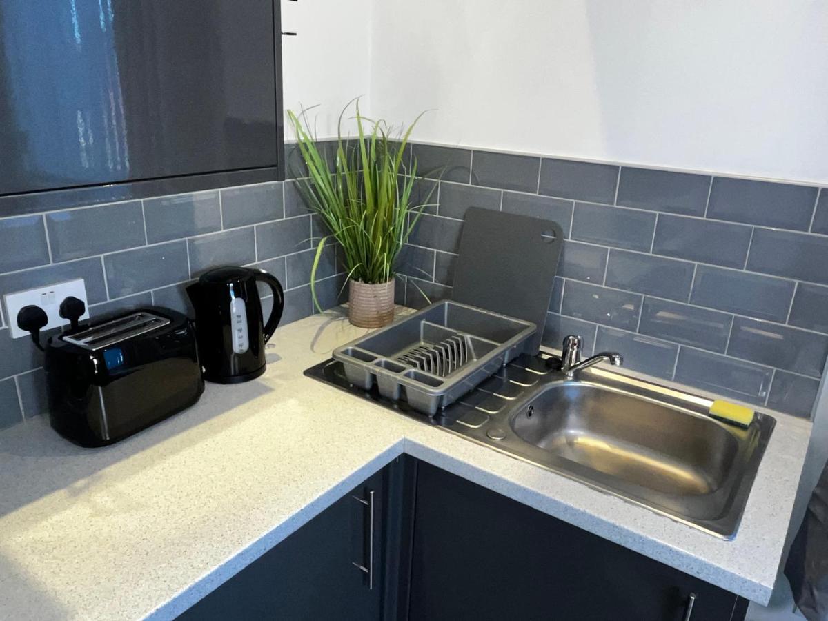 Lovely Serviced - Near Hospital Apartment Doncaster