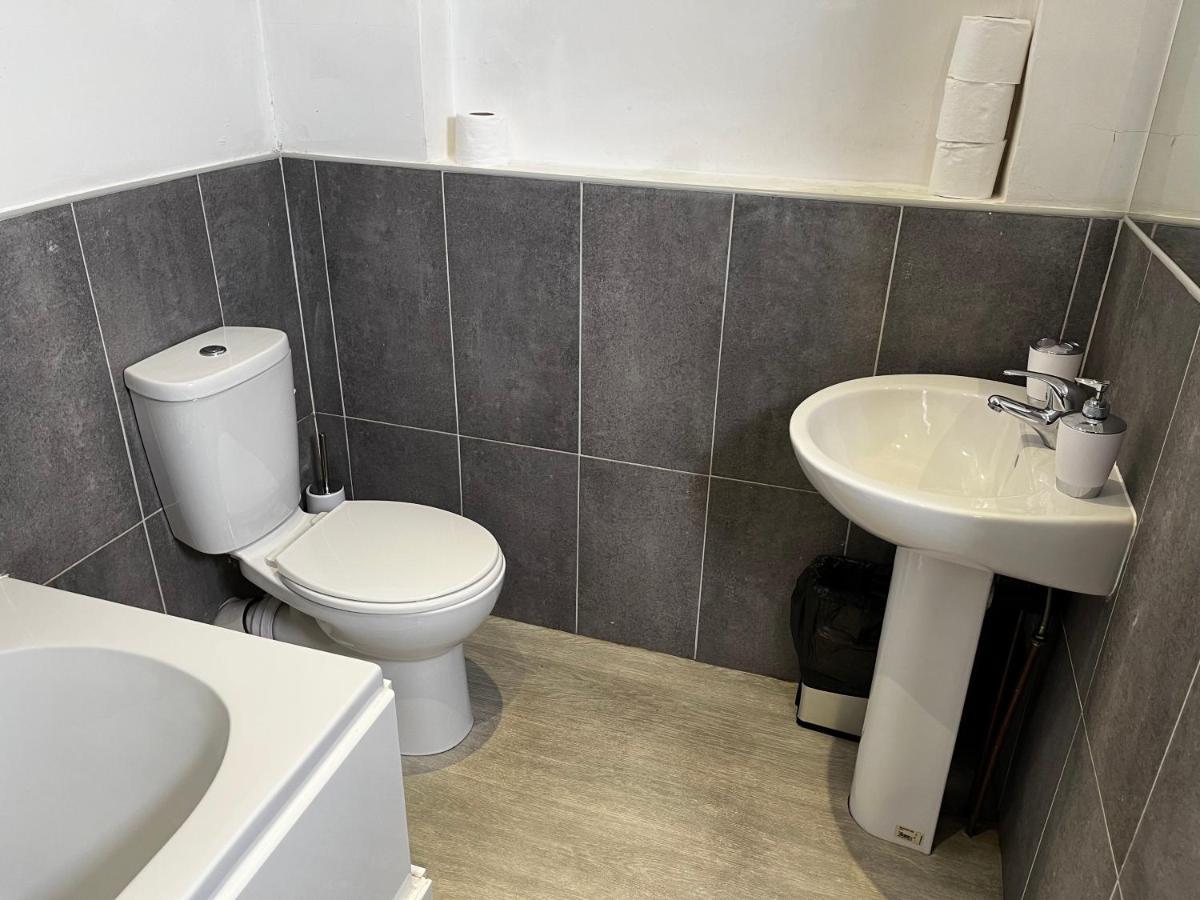 Lovely Serviced - Near Hospital
