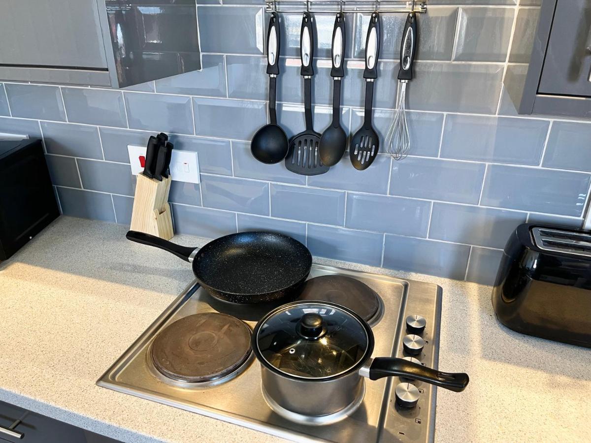 Lovely Serviced - Near Hospital Apartment
